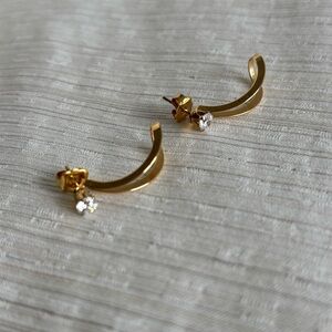 Elegant Gold Earrings with Crystal Accents